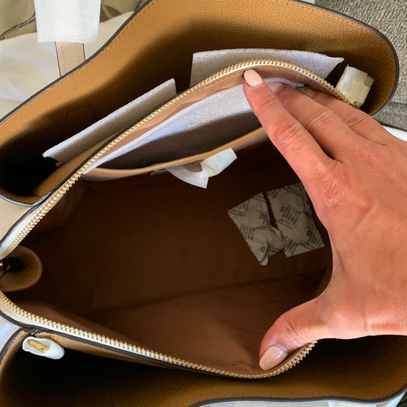 Authentic COACH 1941 Pebbled leather 3 compartments turnlock carryall/tote/Crosb - Picture 7 of 12